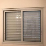 janela de alumínio e vidro
